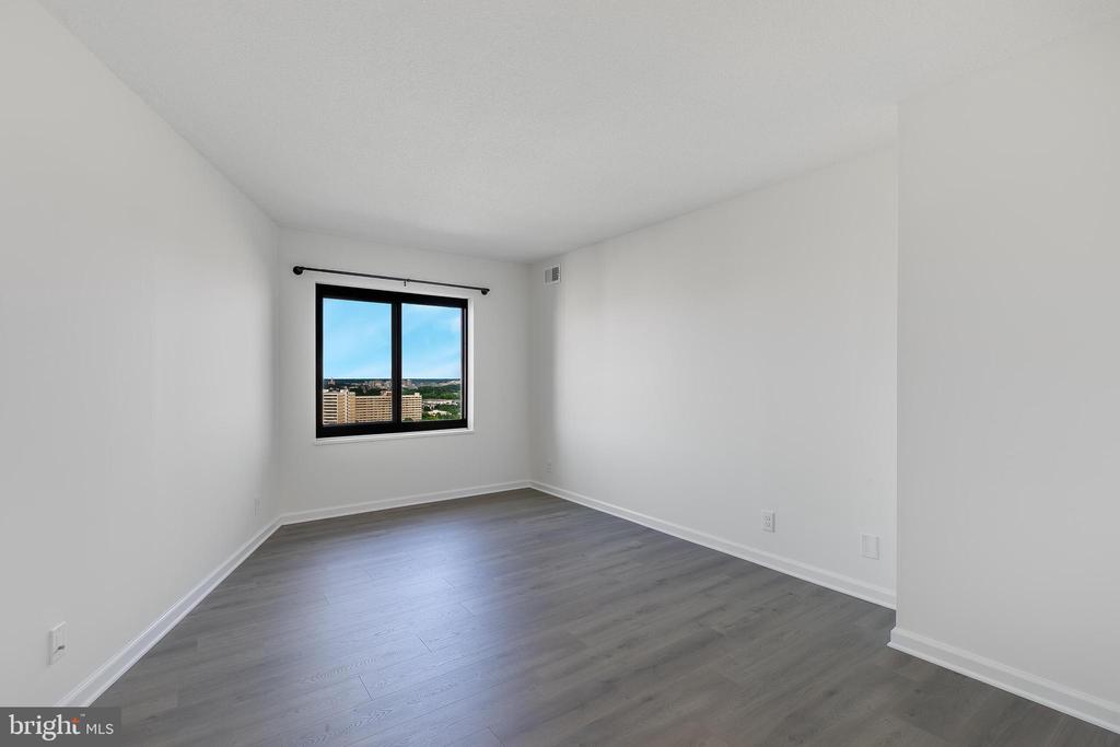 307 YOAKUM PARKWAY 1715