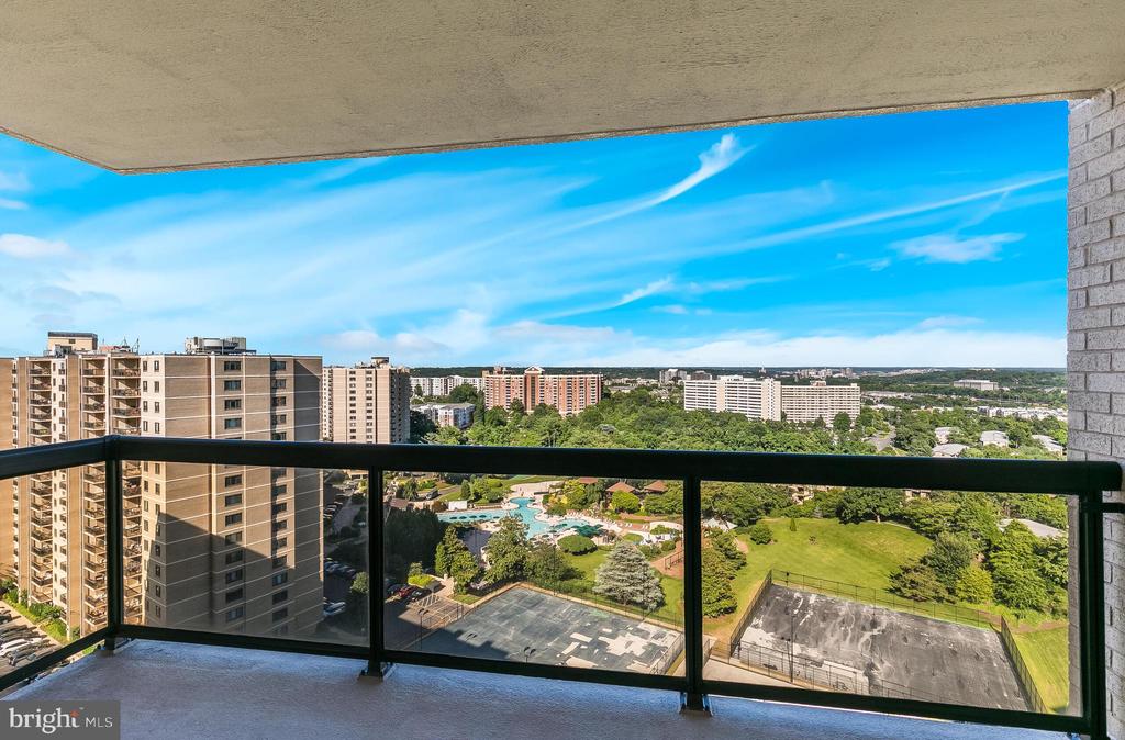307 YOAKUM PARKWAY 1715