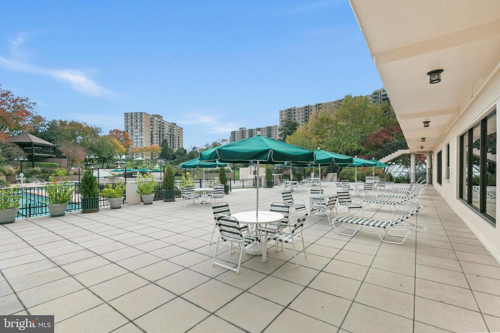 307 YOAKUM PARKWAY 1715