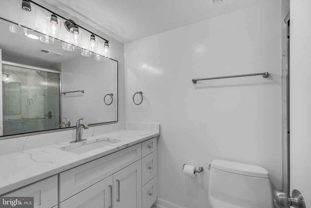 307 YOAKUM PARKWAY 1715
