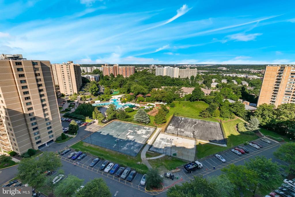 307 YOAKUM PARKWAY 1715