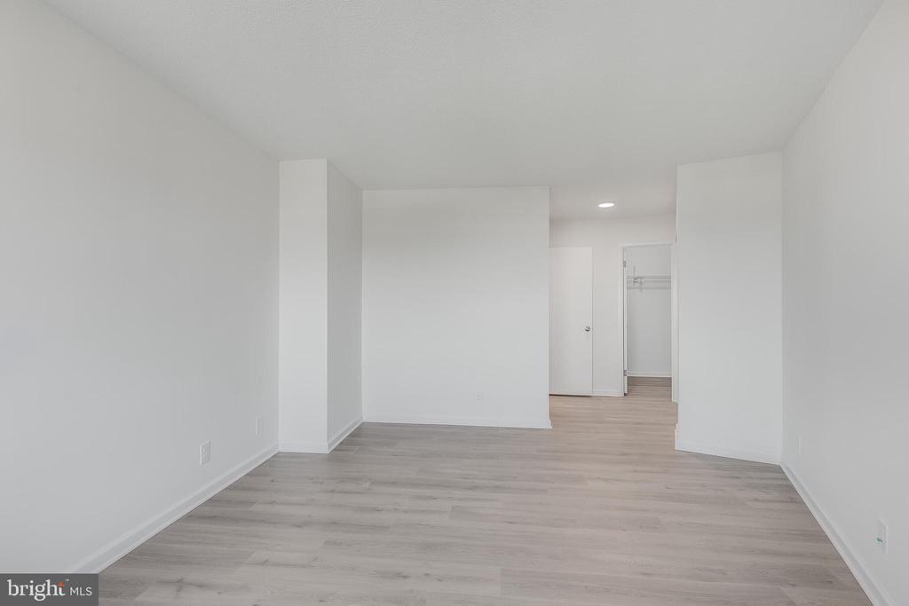 307 YOAKUM PARKWAY 1715
