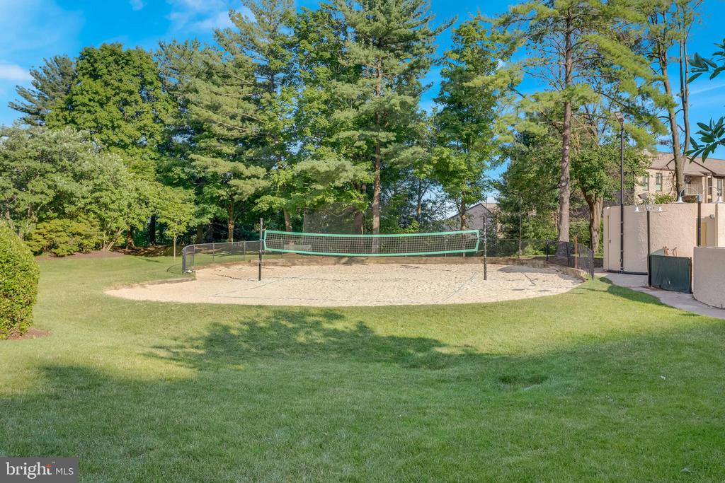 307 YOAKUM PARKWAY 1715