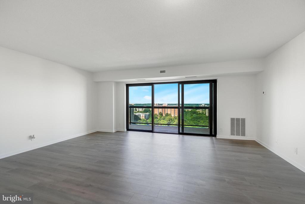 307 YOAKUM PARKWAY 1715