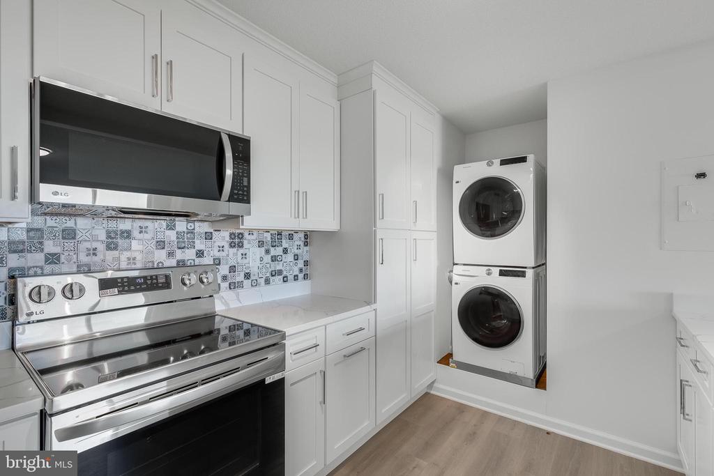 307 YOAKUM PARKWAY 1715