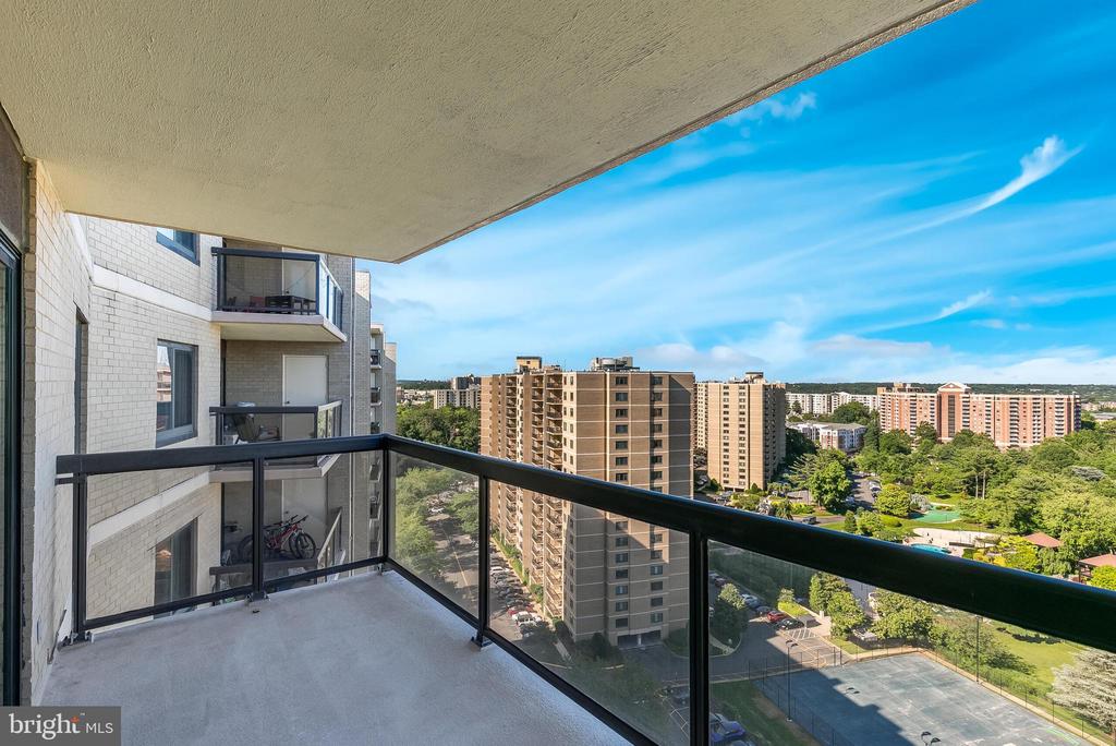307 YOAKUM PARKWAY 1715