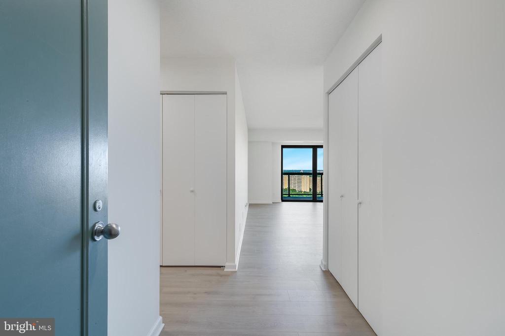 307 YOAKUM PARKWAY 1715