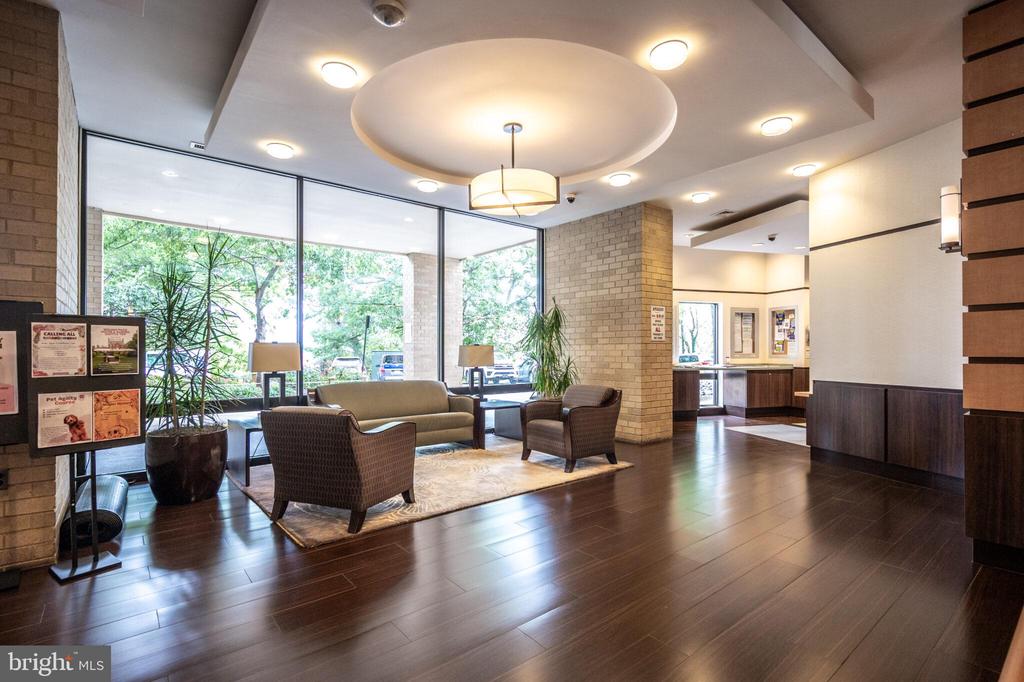 203 YOAKUM PARKWAY 512