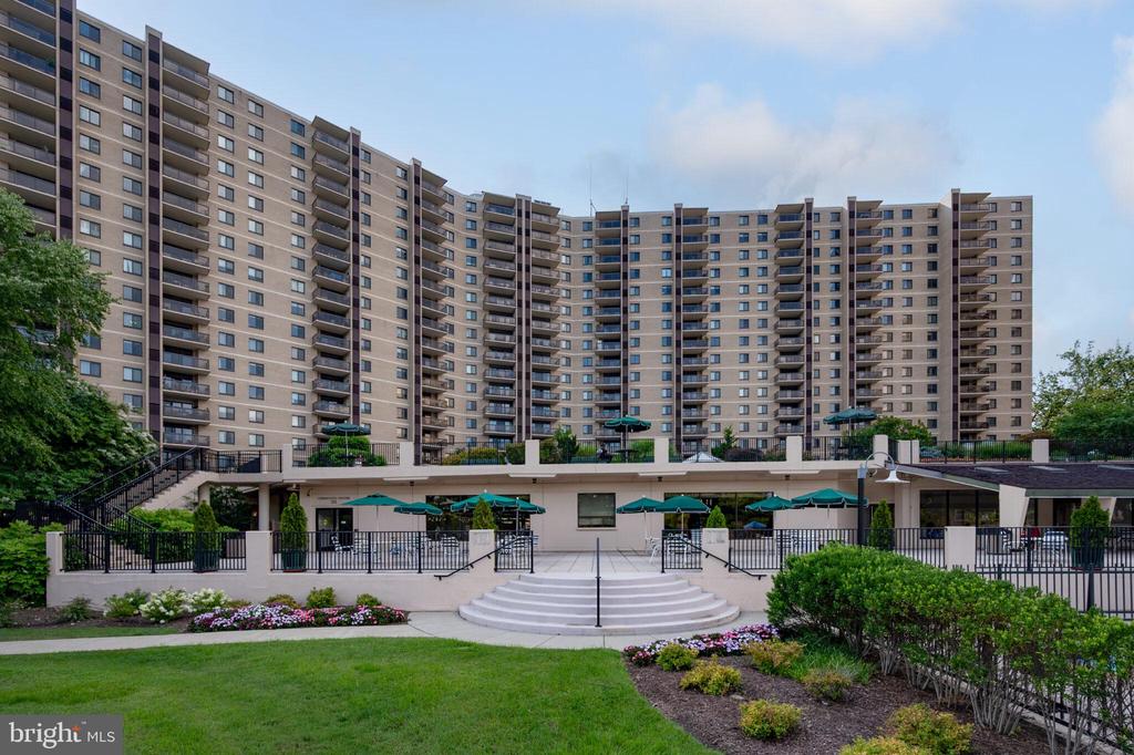 203 YOAKUM PARKWAY 512