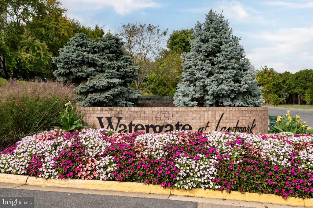 203 YOAKUM PARKWAY 512