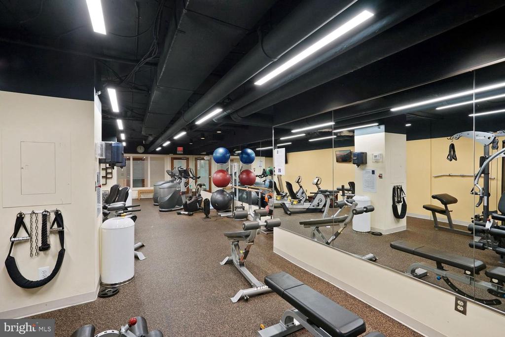 5500 HOLMES RUN PARKWAY Unit: 601