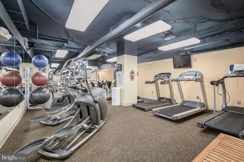 5500 HOLMES RUN PARKWAY Unit: 601