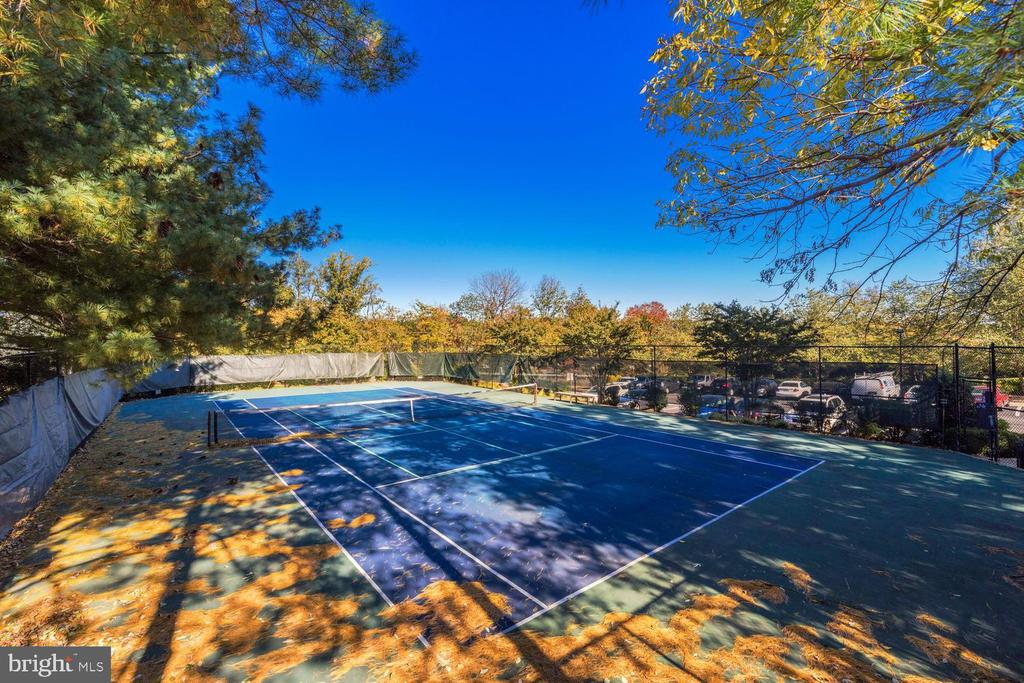 5500 HOLMES RUN PARKWAY Unit: 601