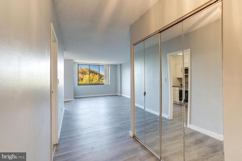 5500 HOLMES RUN PARKWAY Unit: 601