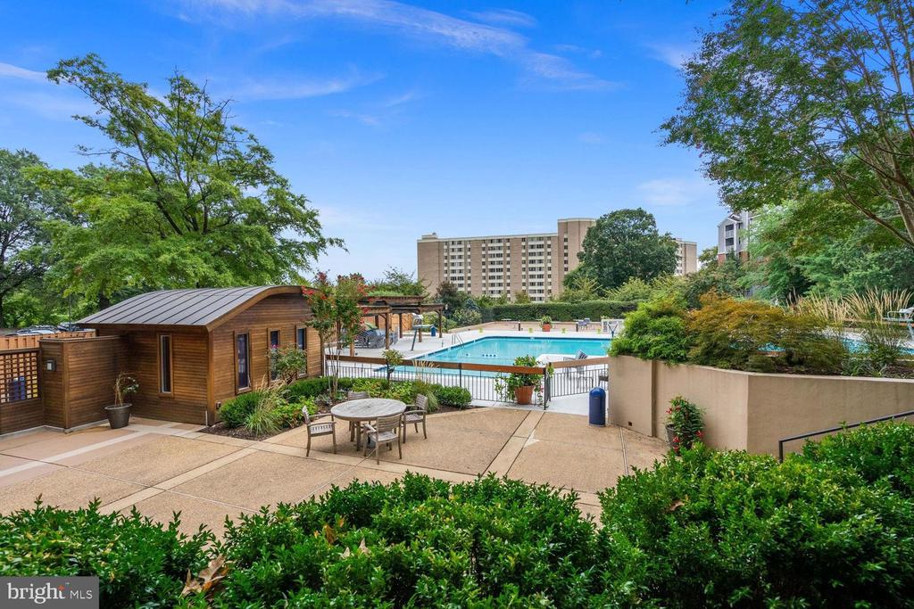 5500 HOLMES RUN PARKWAY Unit: 601