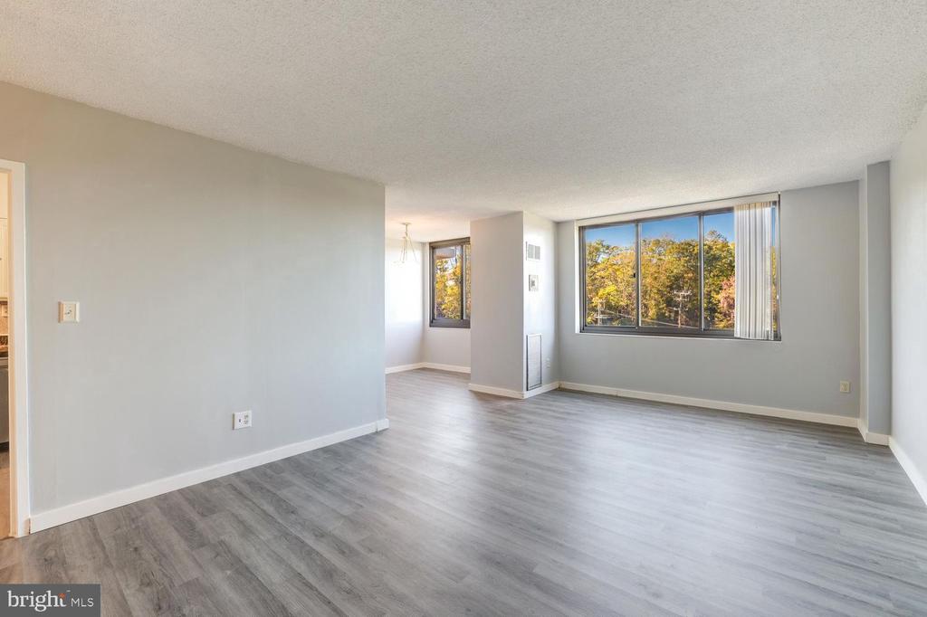 5500 HOLMES RUN PARKWAY Unit: 601