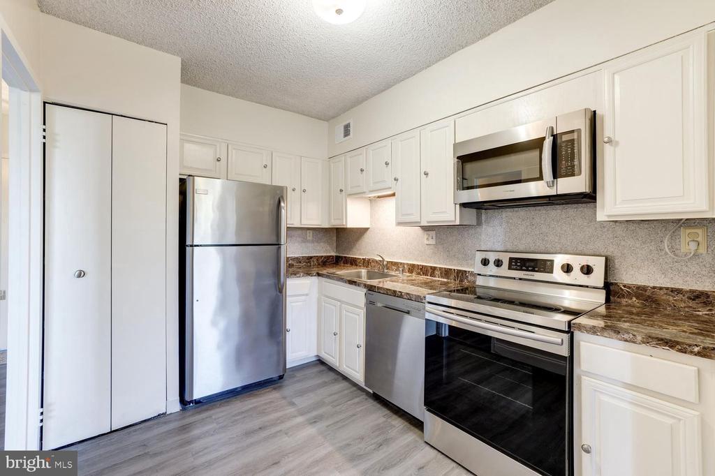 5500 HOLMES RUN PARKWAY Unit: 601