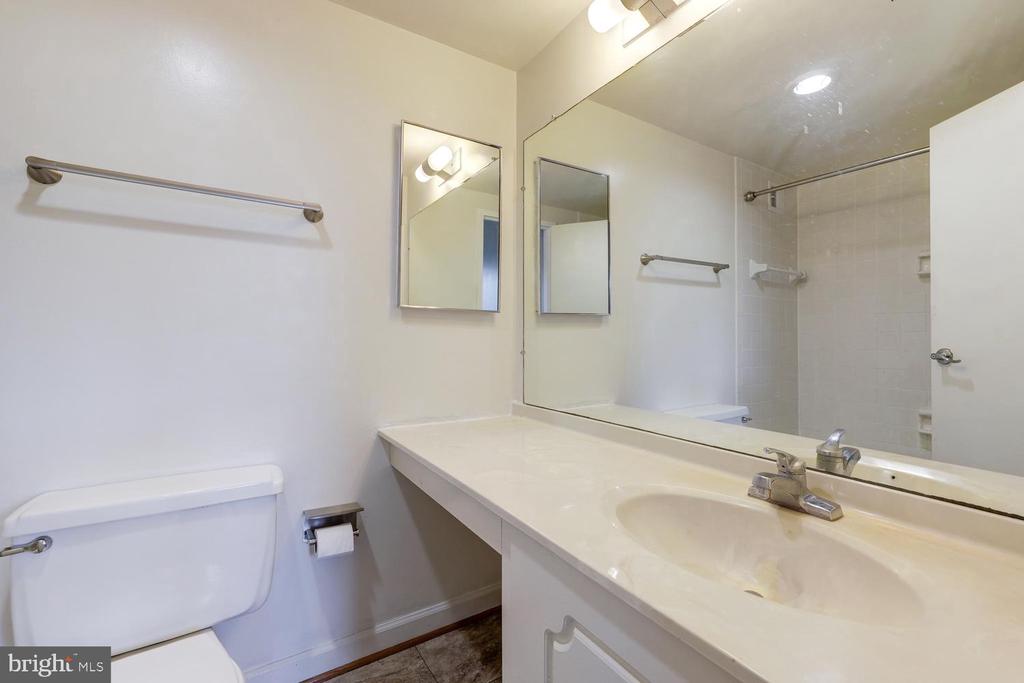 5500 HOLMES RUN PARKWAY Unit: 601