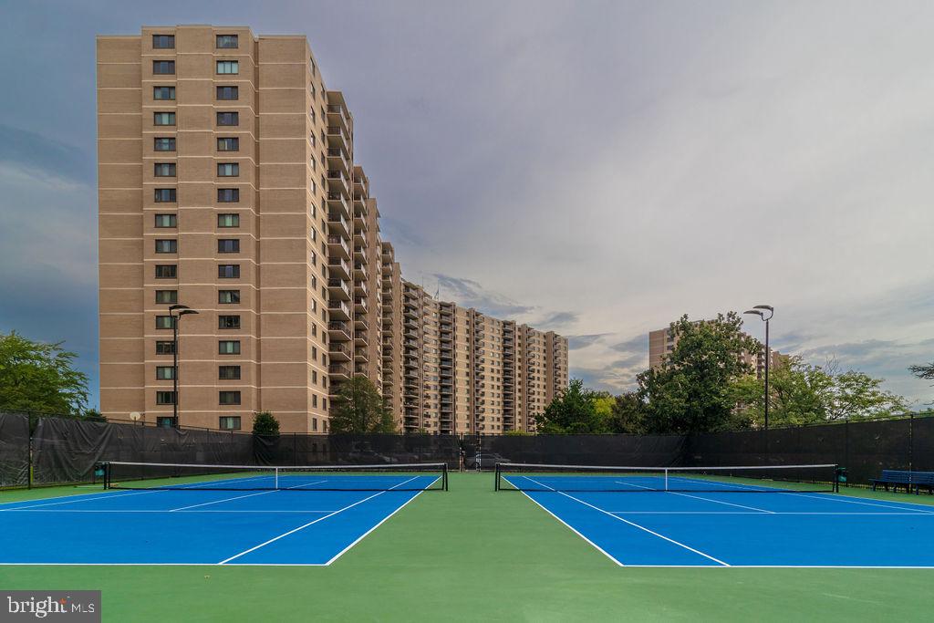 205 YOAKUM PARKWAY Unit: 1711