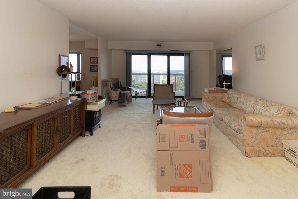 205 YOAKUM PARKWAY Unit: 1711