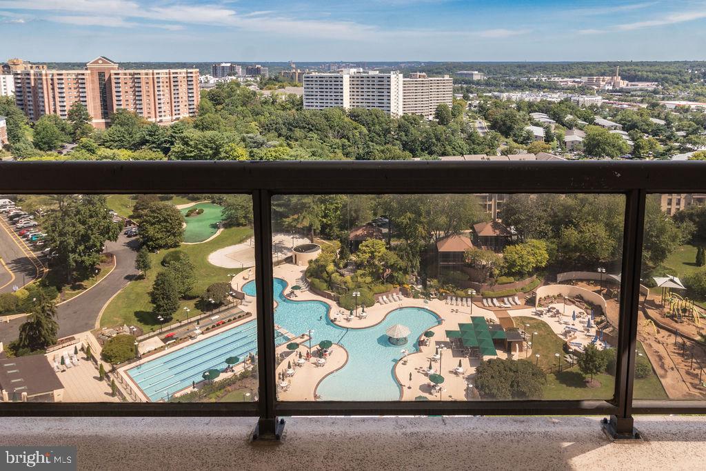 205 YOAKUM PARKWAY Unit: 1711
