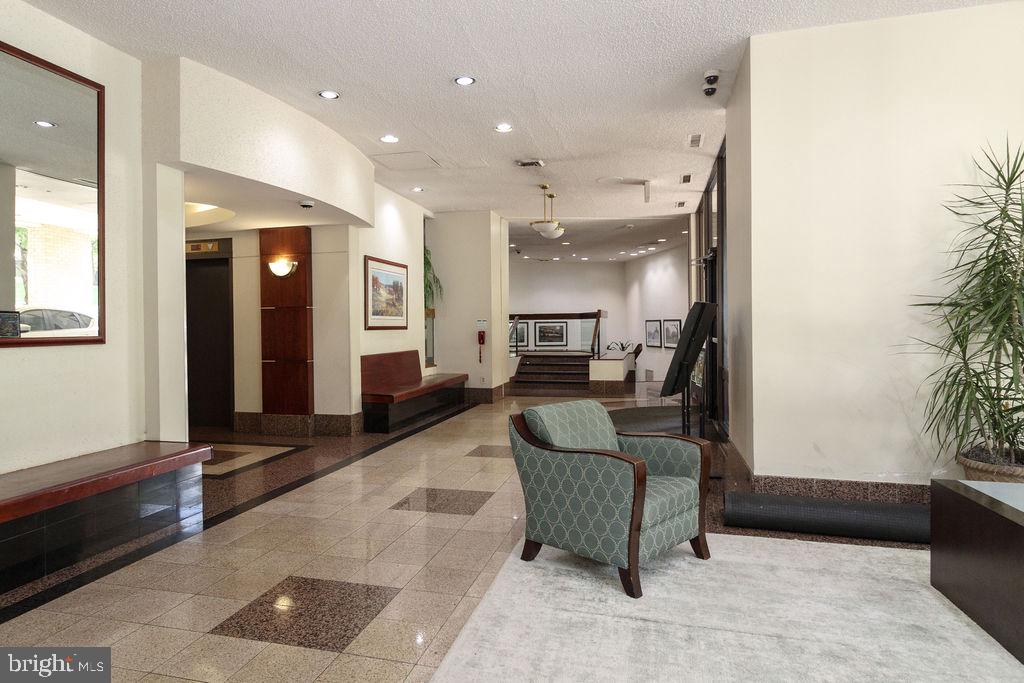 205 YOAKUM PARKWAY Unit: 1711