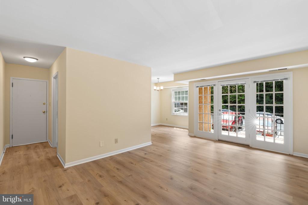 3901 LYNDHURST DRIVE 201