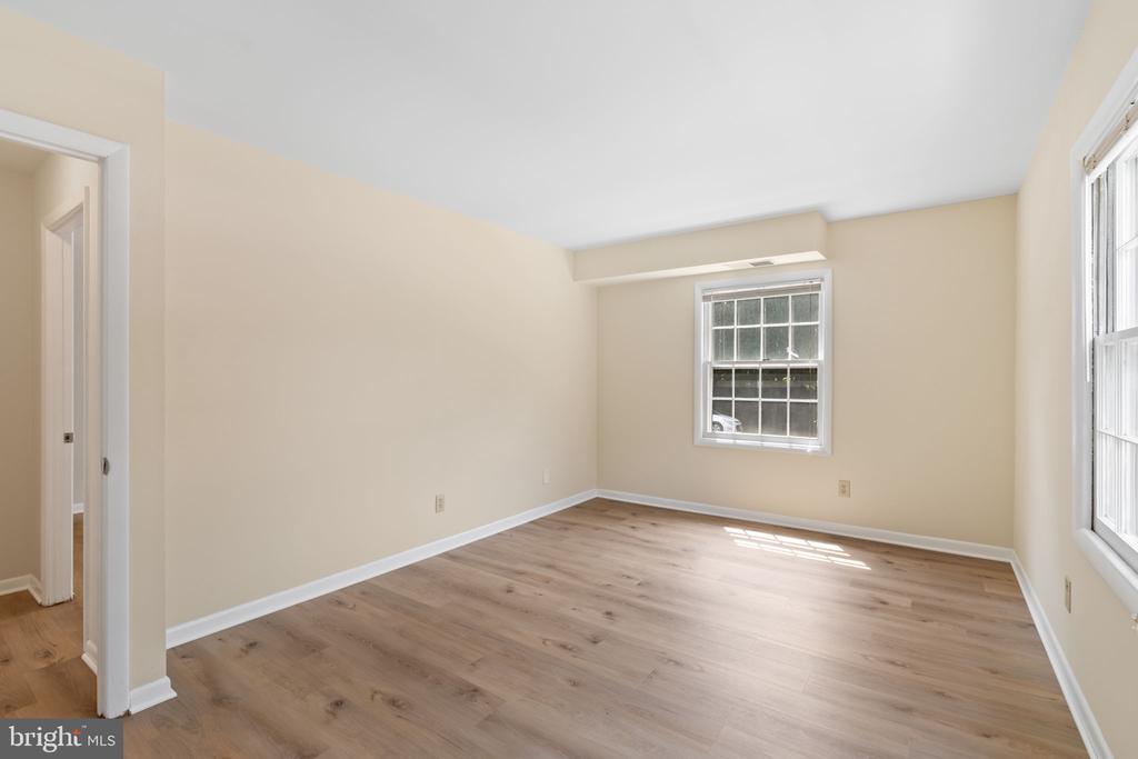 3901 LYNDHURST DRIVE 201