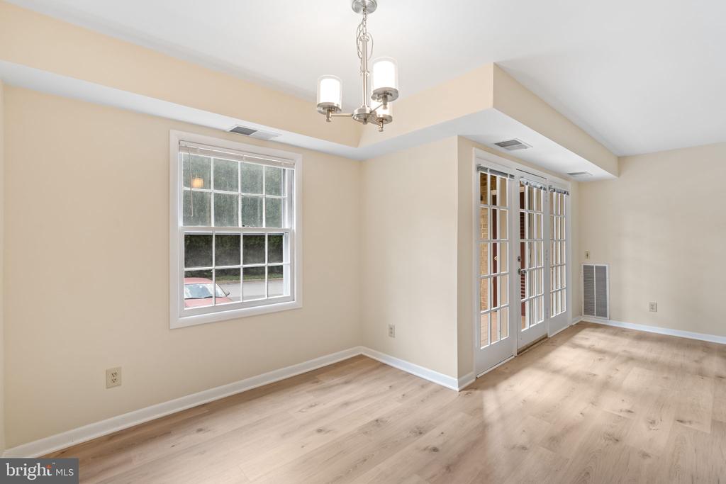3901 LYNDHURST DRIVE 201