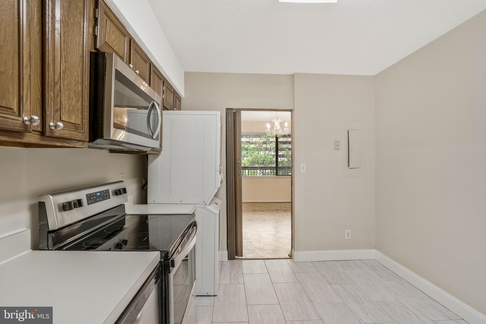 3713 S GEORGE MASON DRIVE 409W