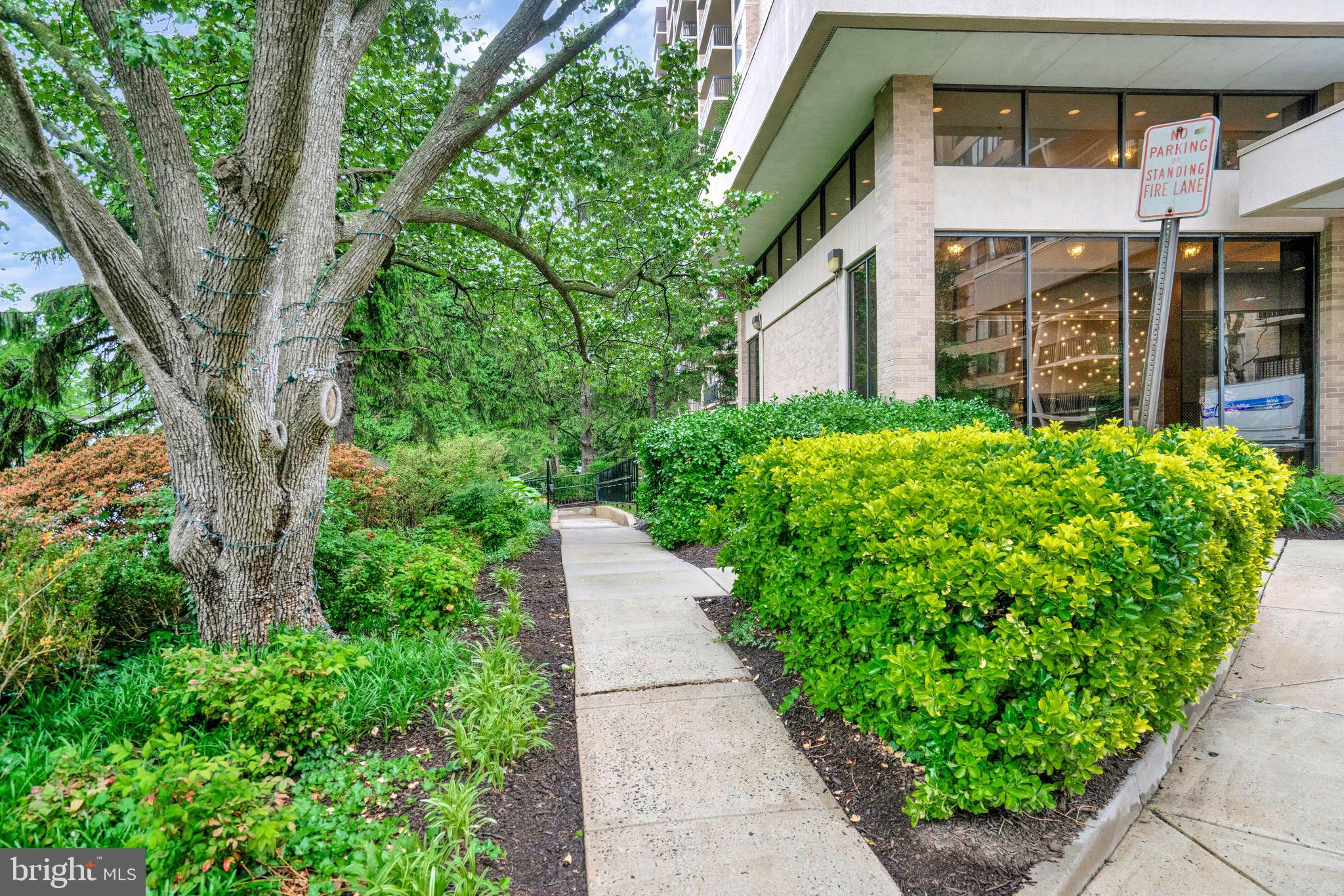 3713 S GEORGE MASON DRIVE 409W