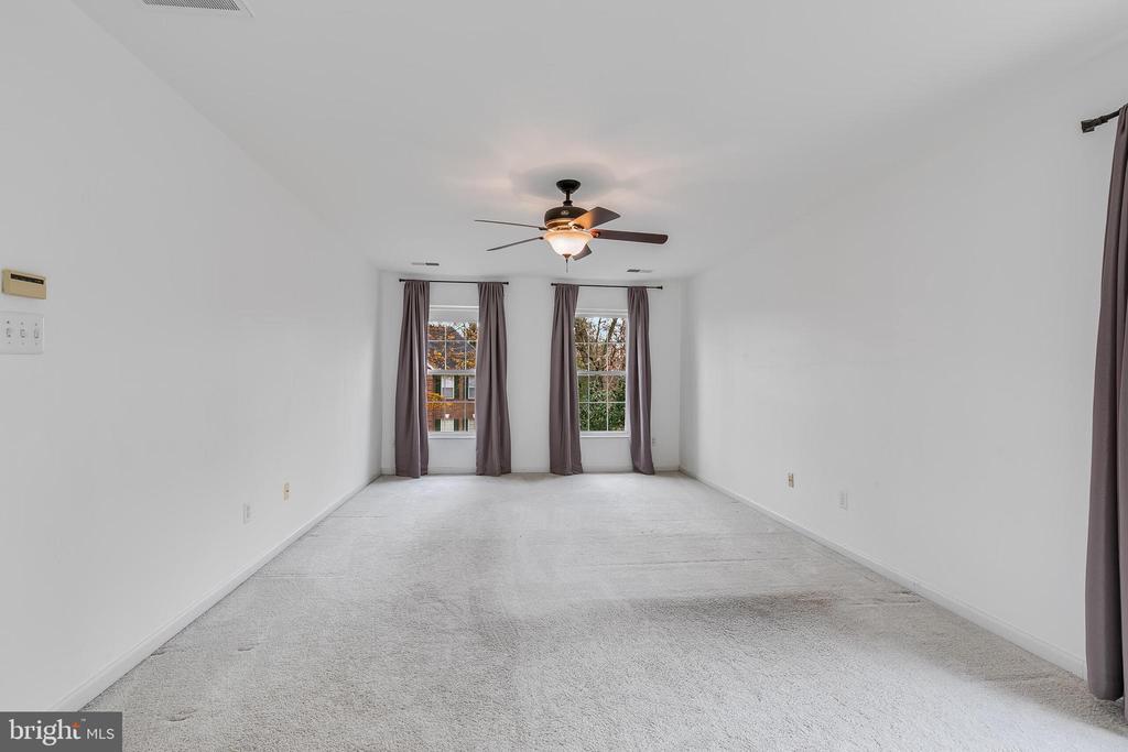 7704 CASHLAND COURT