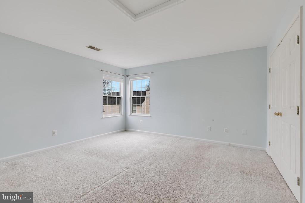7704 CASHLAND COURT
