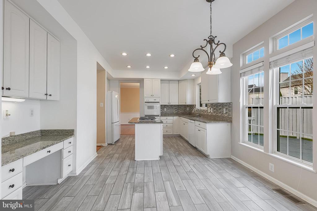 7704 CASHLAND COURT
