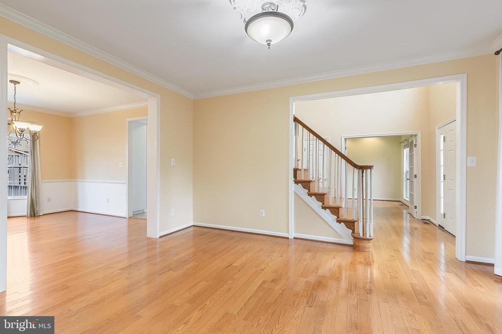 7704 CASHLAND COURT