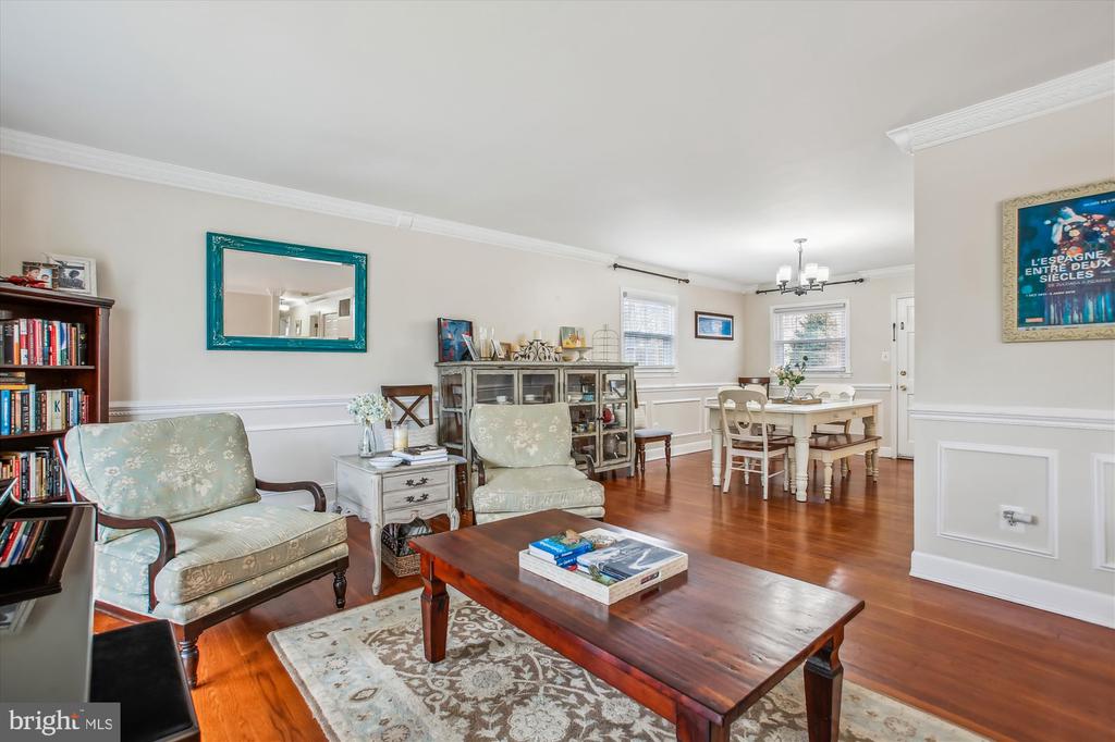 8313 FORT HUNT ROAD