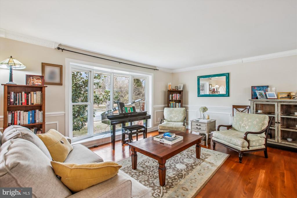 8313 FORT HUNT ROAD