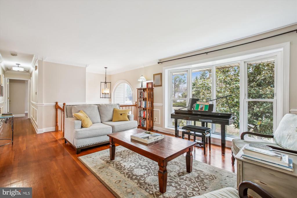 8313 FORT HUNT ROAD