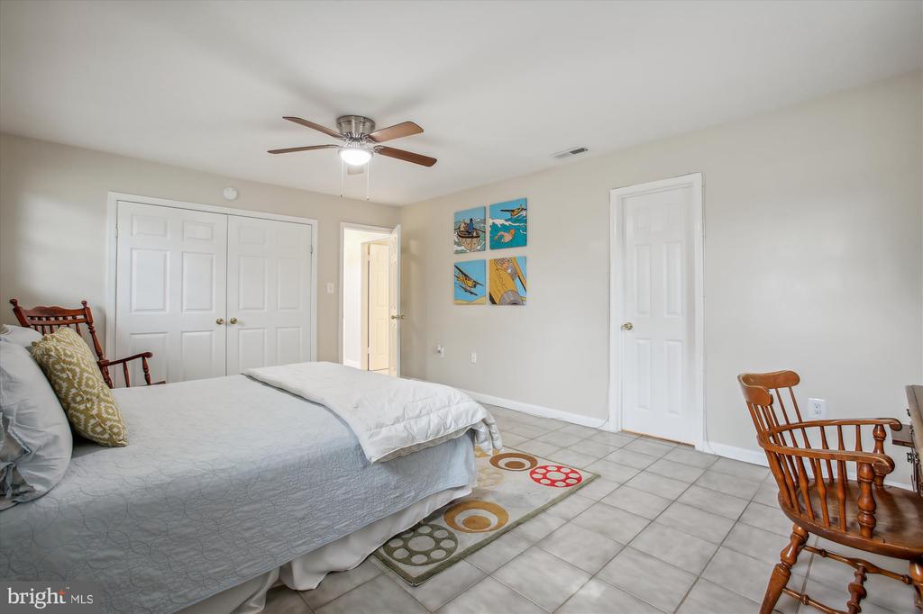 8313 FORT HUNT ROAD