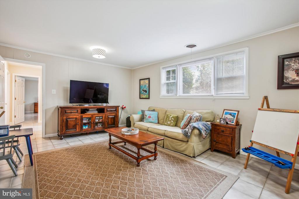 8313 FORT HUNT ROAD