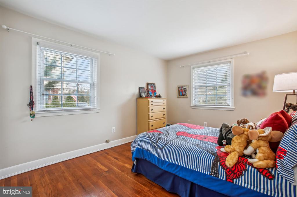 8313 FORT HUNT ROAD