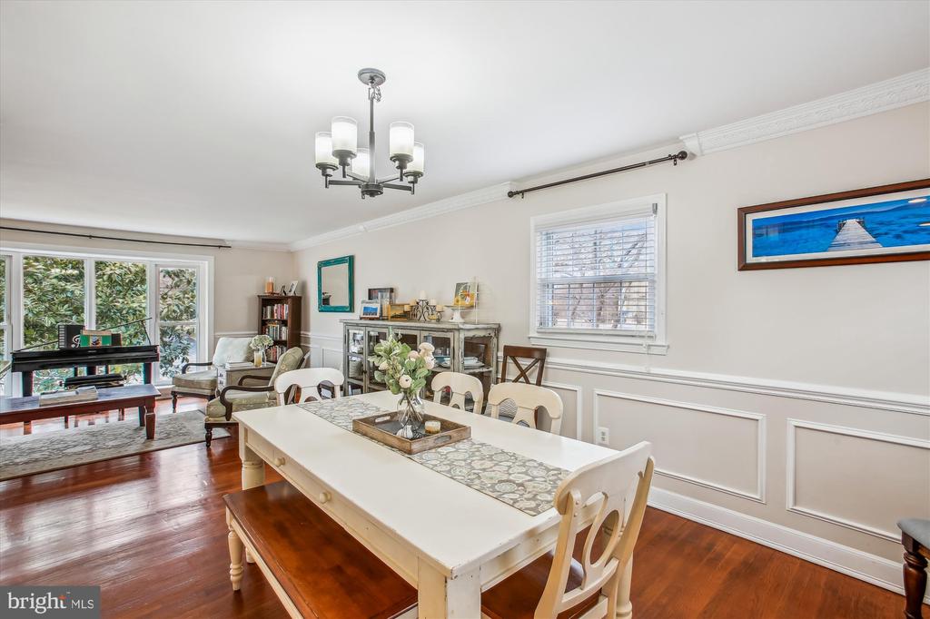 8313 FORT HUNT ROAD