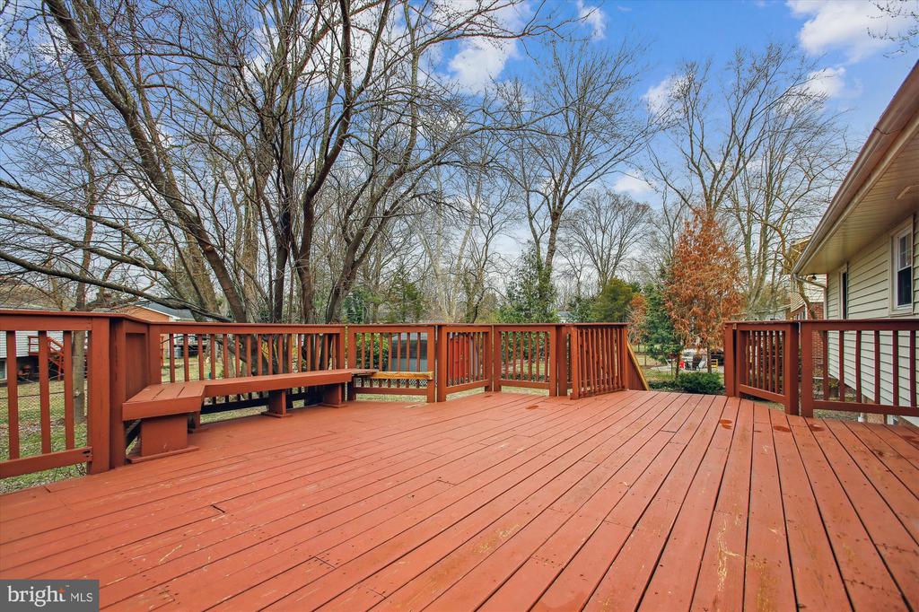 8313 FORT HUNT ROAD