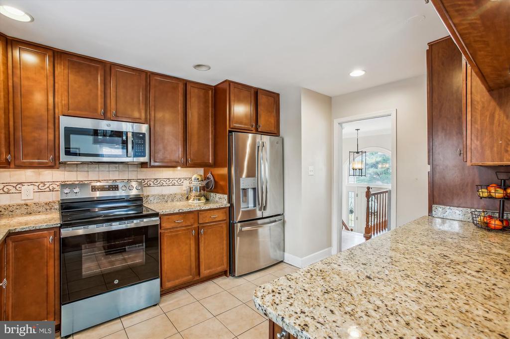 8313 FORT HUNT ROAD