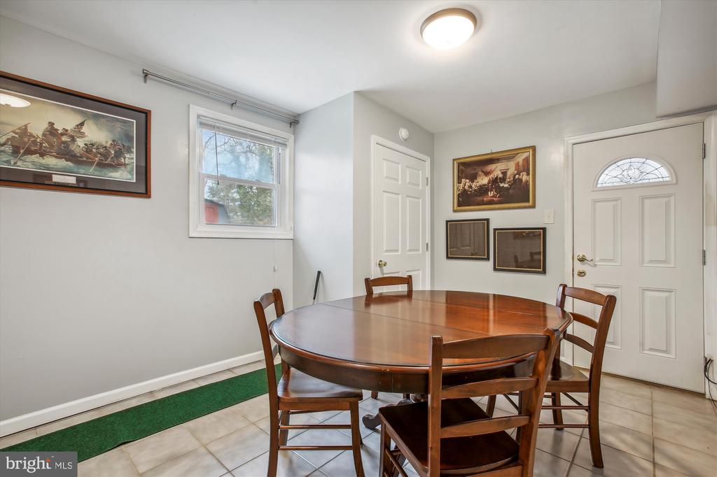 8313 FORT HUNT ROAD