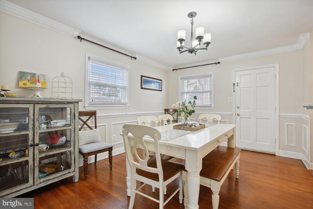 8313 FORT HUNT ROAD