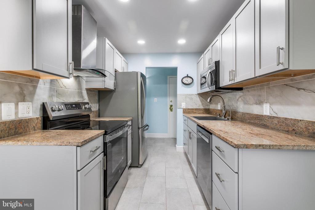 2255 CASTLE ROCK SQUARE 12C