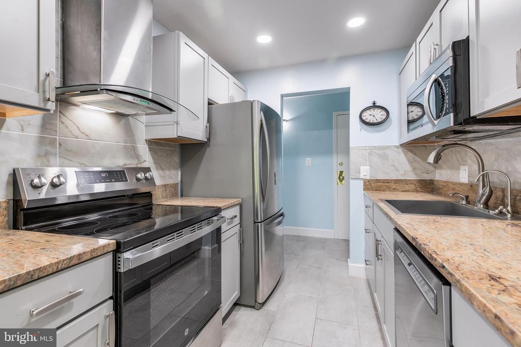 2255 CASTLE ROCK SQUARE 12C