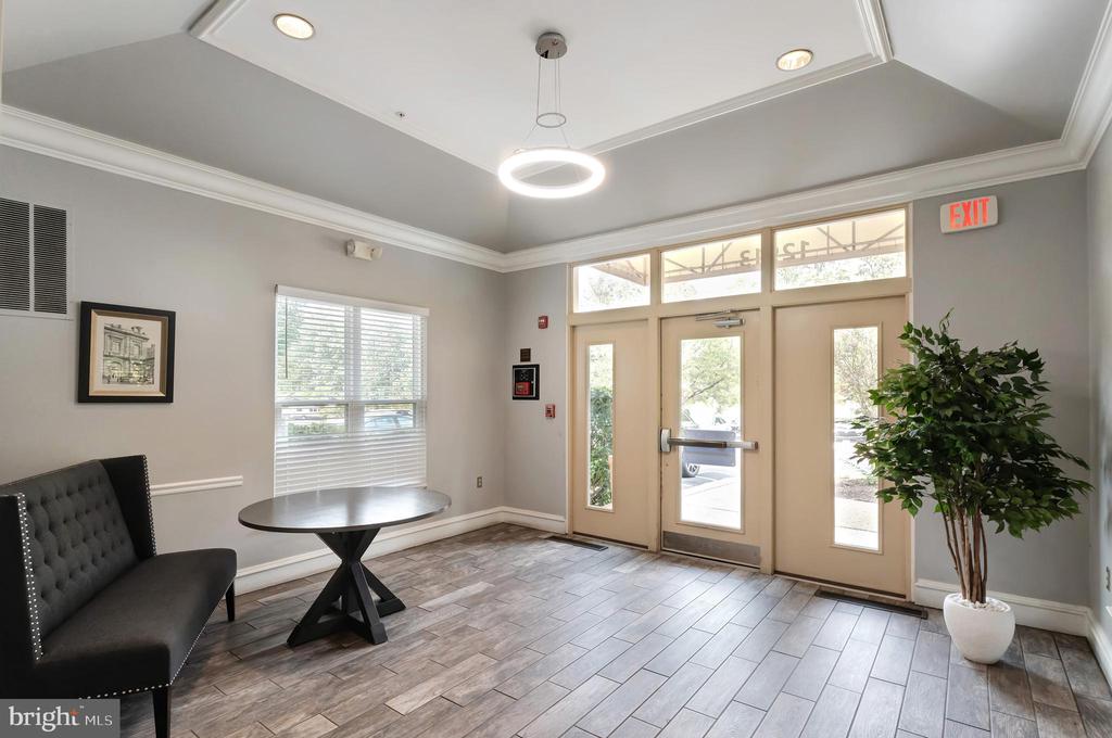 12913 ALTON SQUARE 217