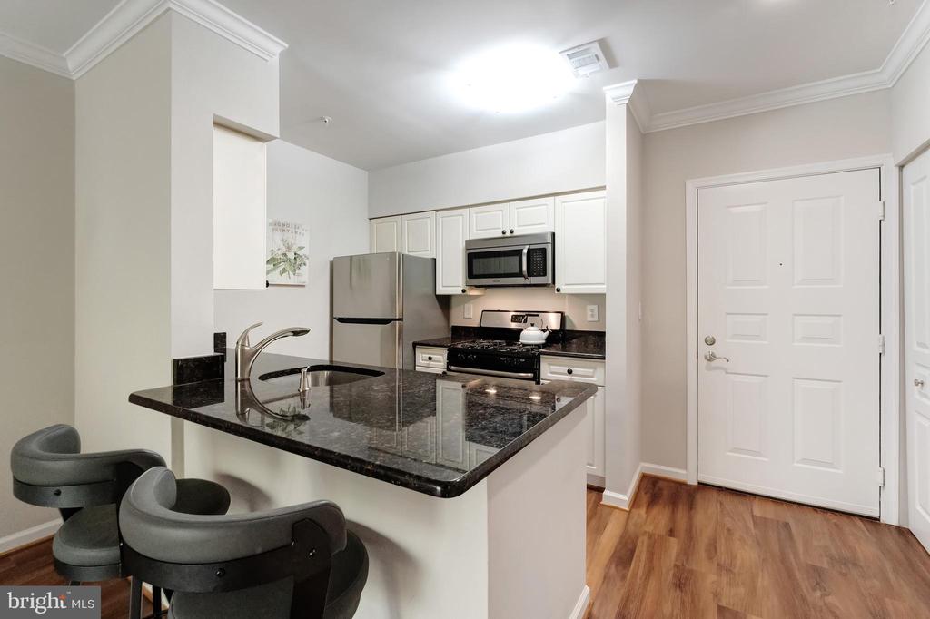 12913 ALTON SQUARE 217